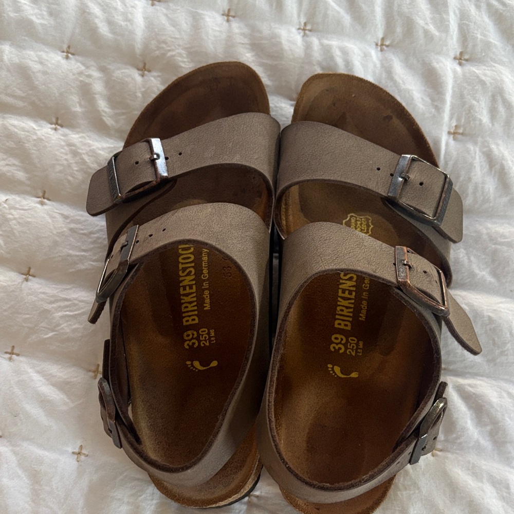 Birkenstock Women’s Tan Sandals